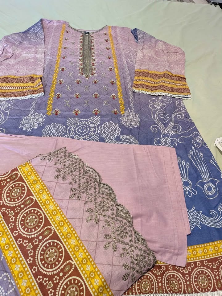 3 piece stitched embroided suit - photo 4