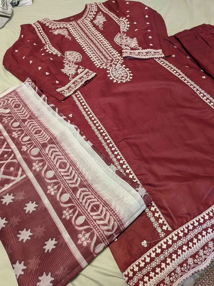 3 piece stitched embroided suit - photo 2