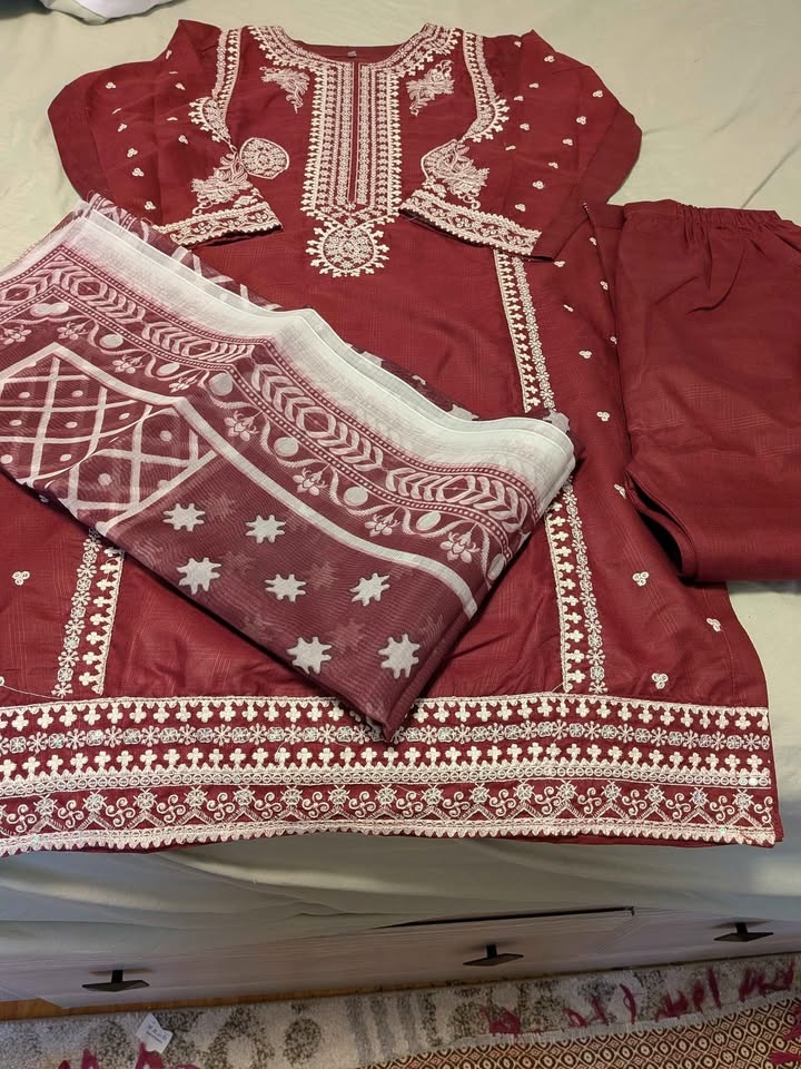 3 piece stitched embroided suit - photo 5