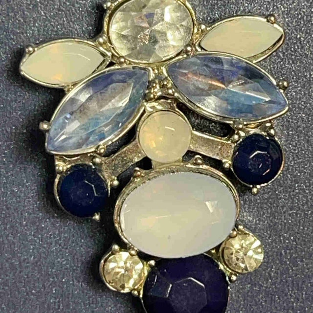 Blue & White Gemstone Pendant - photo 2