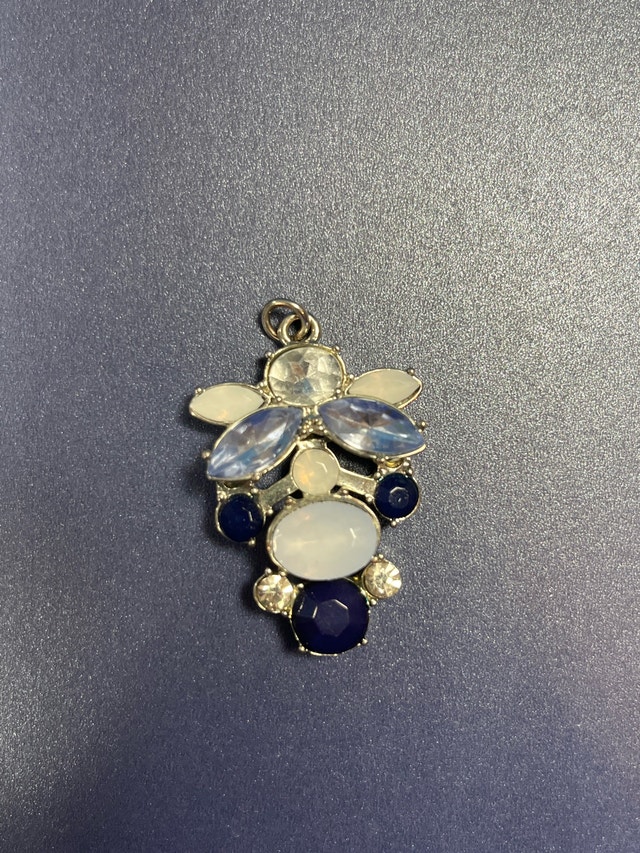 Blue & White Gemstone Pendant - photo 3