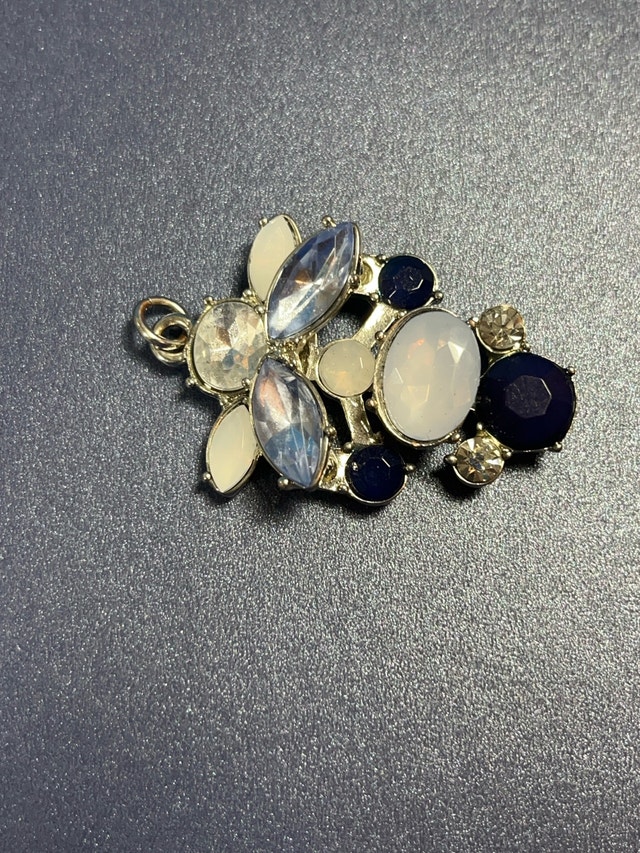 Blue & White Gemstone Pendant - photo 5