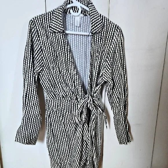 🖤 Black & White Wrap Dress – Stylish & Comfortable!