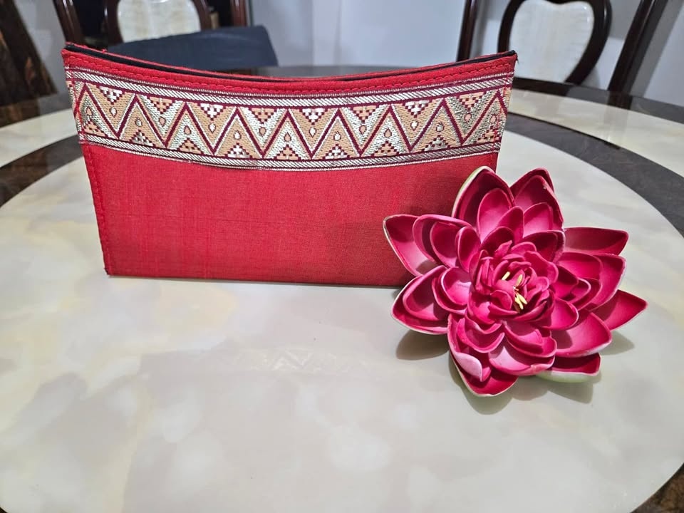 ❤️ Elegant Red Silk Clutch – Perfect for Weddings & Parties!