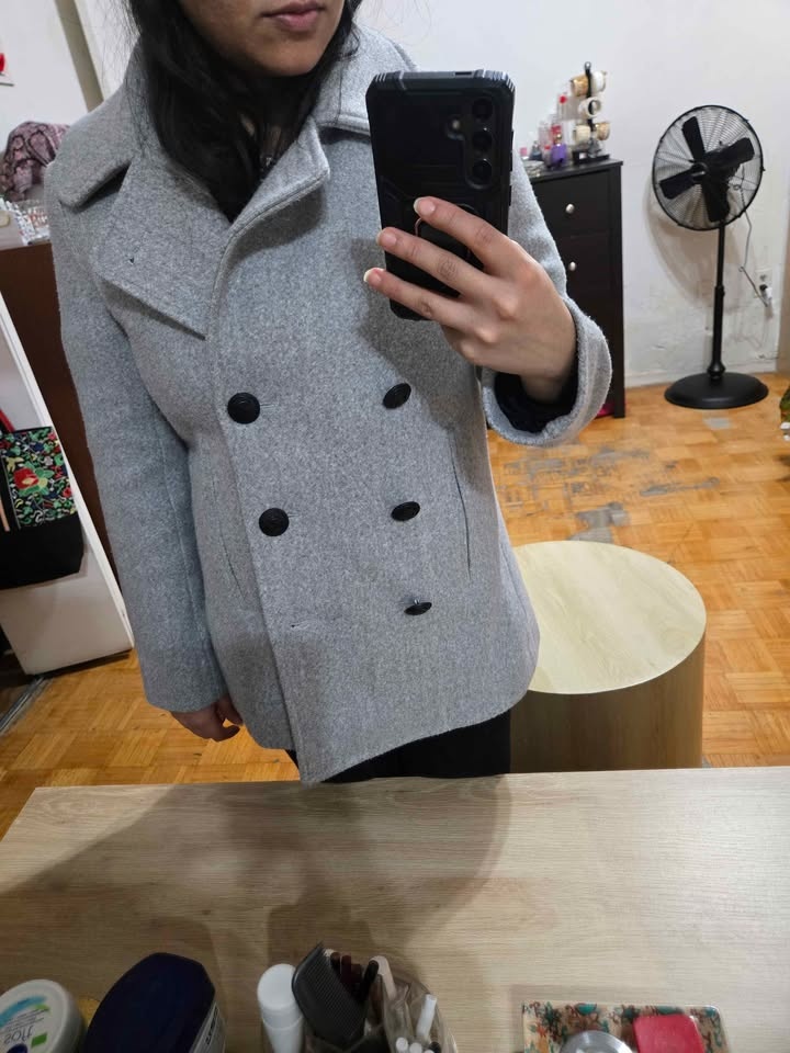 Women’s Grey Winter Coat – Excellent Condition! - photo 2
