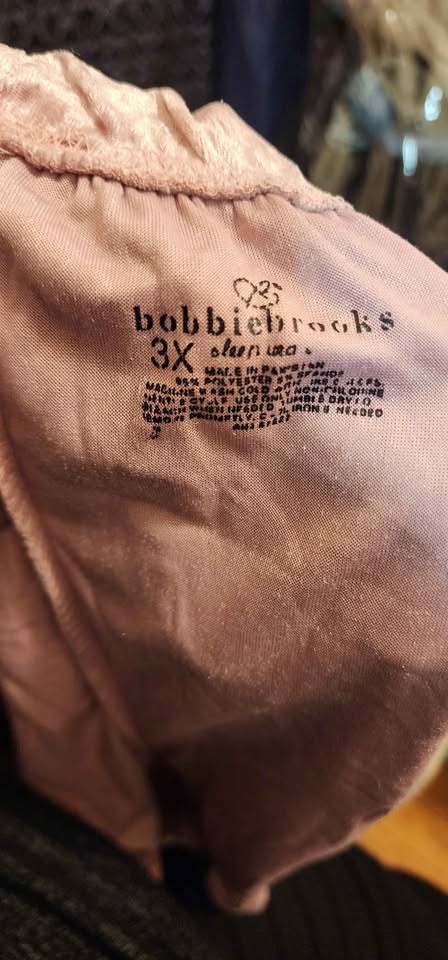 Pink velvet pajama shorts - photo 2