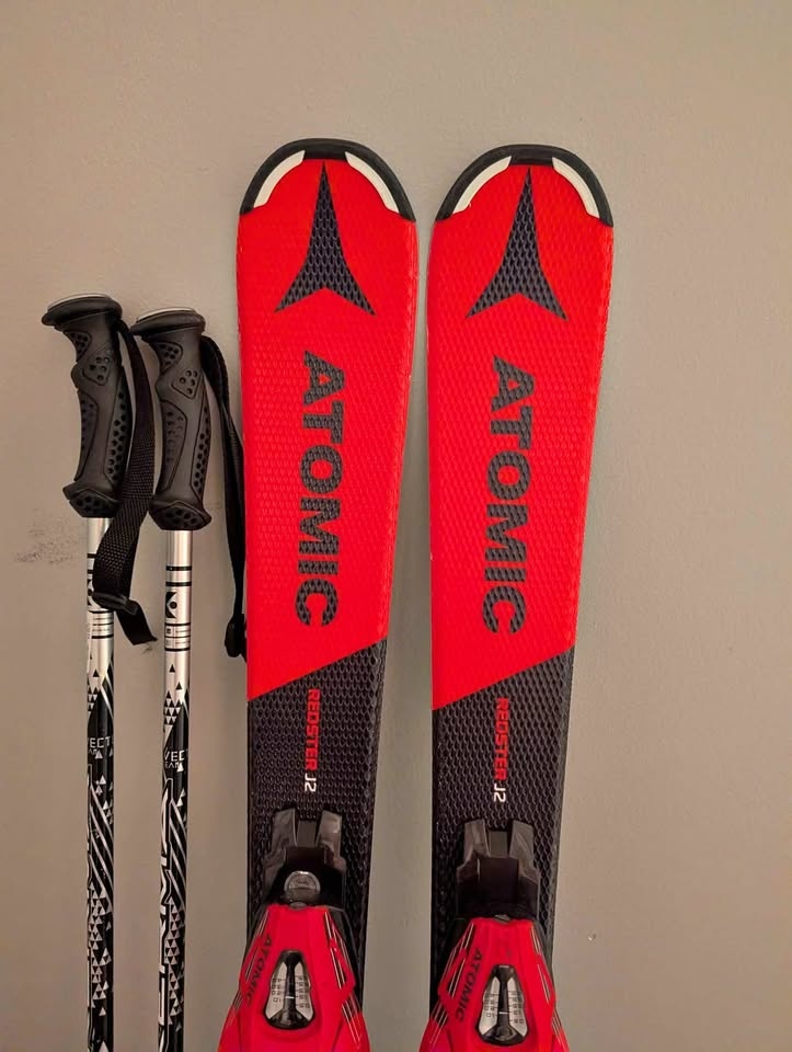 Kids ski package + skis + Boots + helmet + goggles + poles