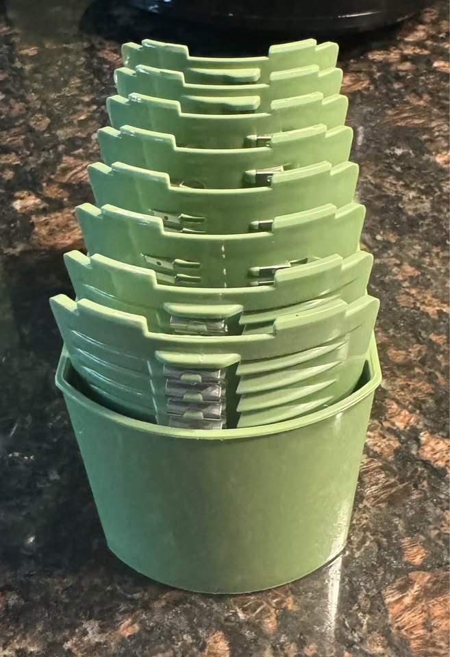Rotary Cheese Grater with 5 Blades - photo 4