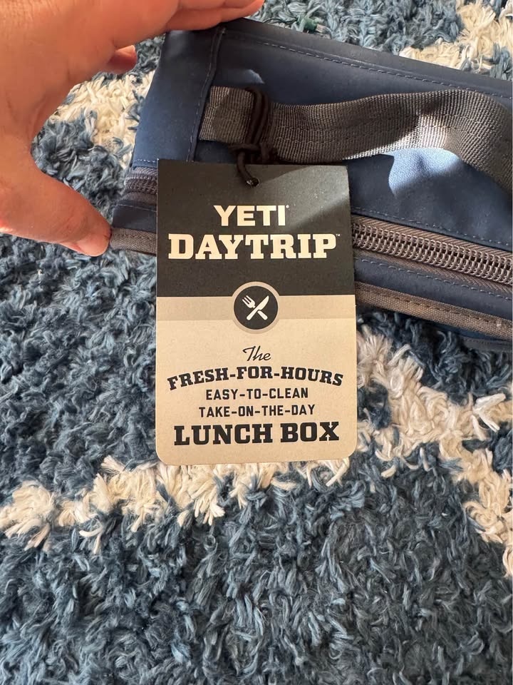 Yeti Daytrip Lunch Box / Soft Cooler - Navy - Brand New - photo 4