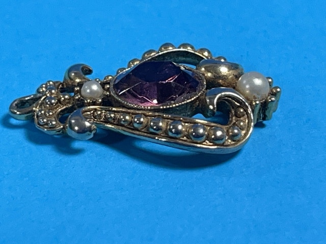 Vintage Avon Pendant Purple Amethyst Rhinestone Gold Tone - photo 3