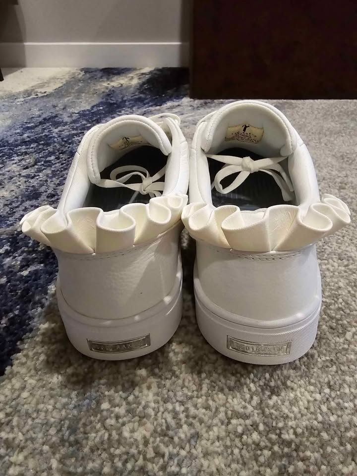 New Ted Baker Women's Ruffled Sneakers US Size 10 - photo 3