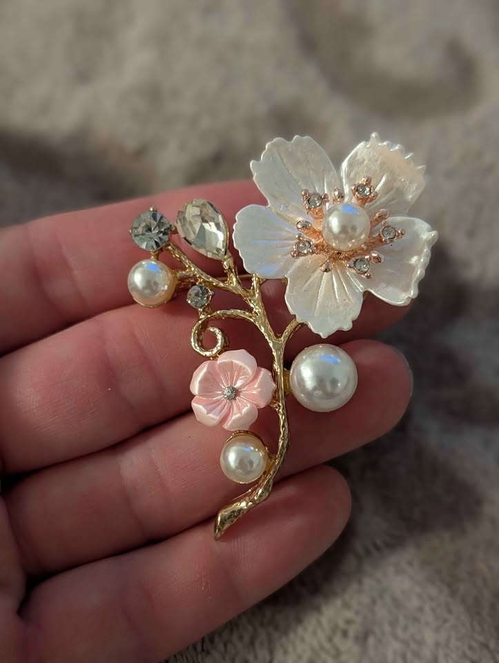 Blossom brooch - photo 3