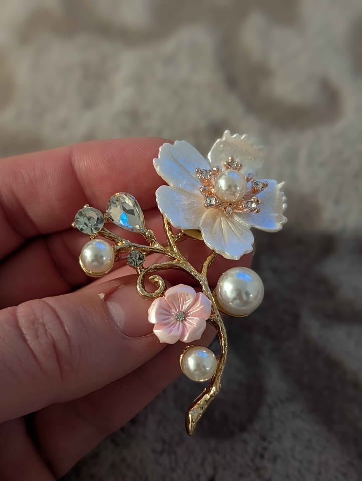 Blossom brooch - photo 4