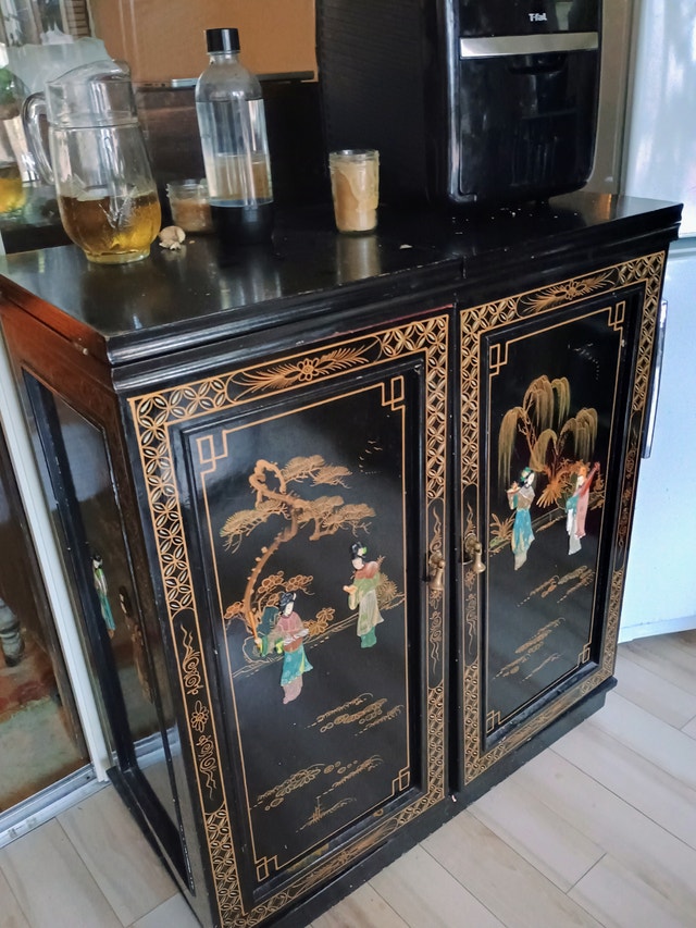 Chinoiserie Rolling Cabinet Bar with Marble Top