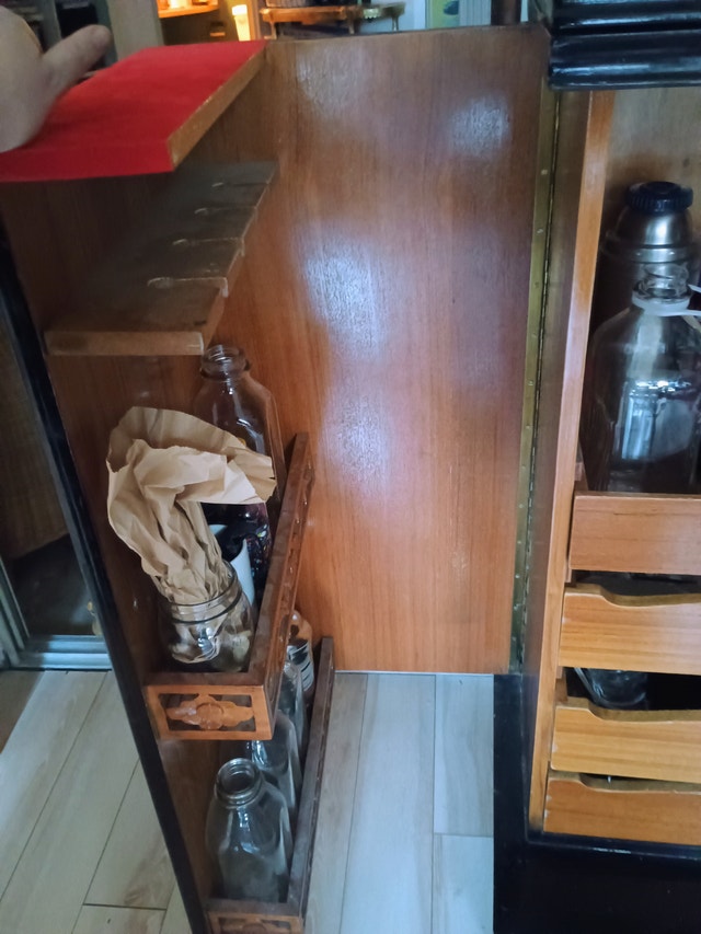 Chinoiserie Rolling Cabinet Bar with Marble Top - photo 3