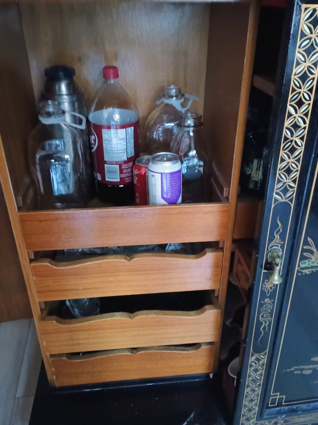 Chinoiserie Rolling Cabinet Bar with Marble Top - photo 4