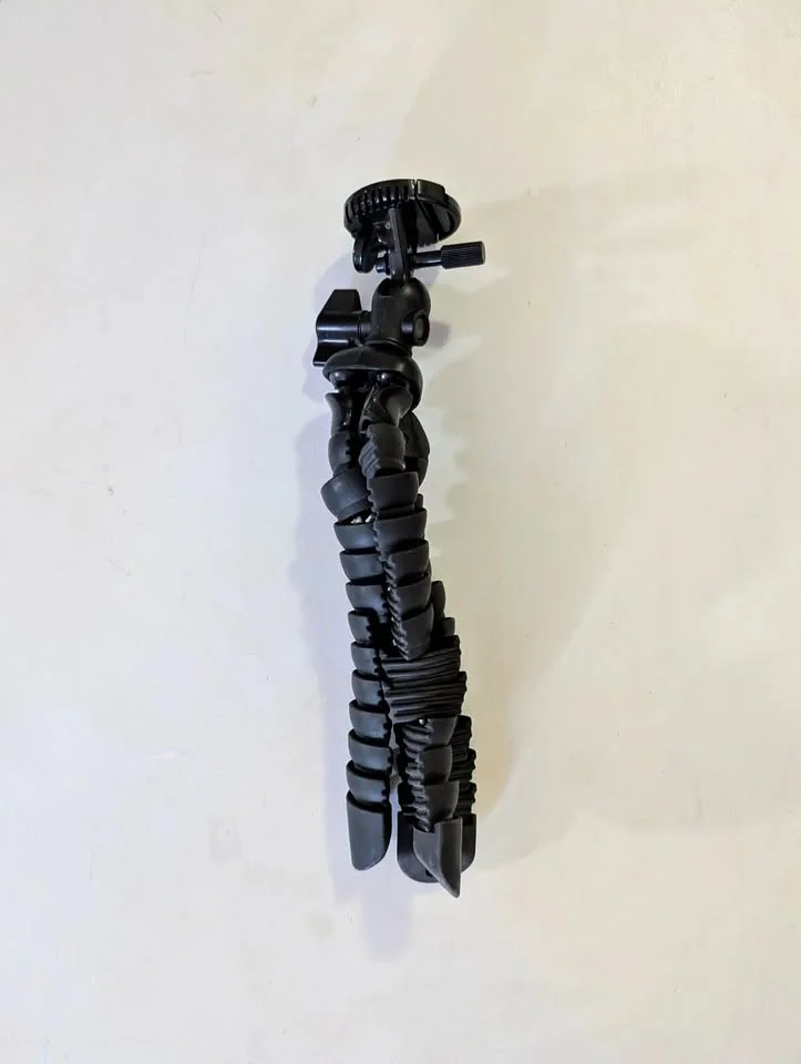 Mini Flexible Tripod w/ Bubble Level – Phones, GoPro, DSLR thumbnail