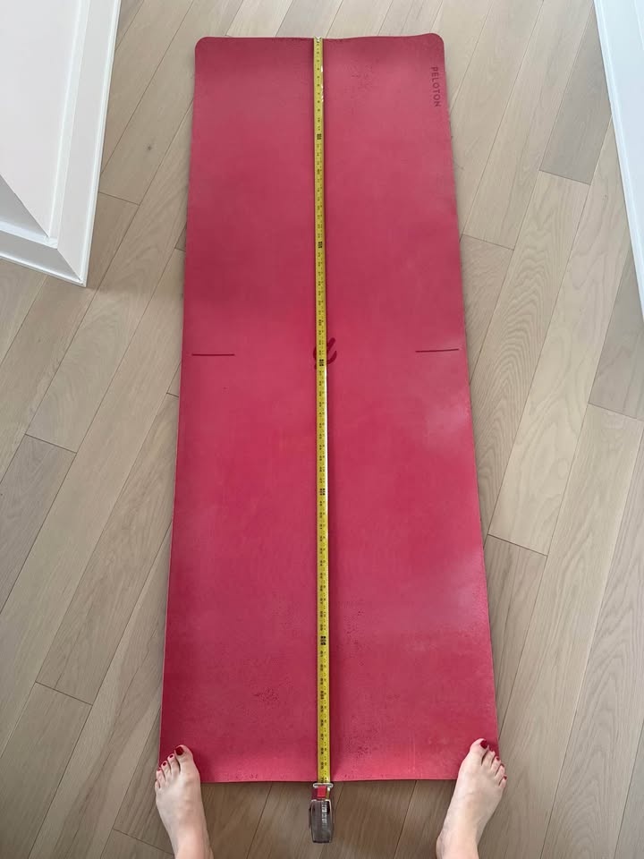 Peloton Reversible Workout Mat (Red/Black) - photo 2