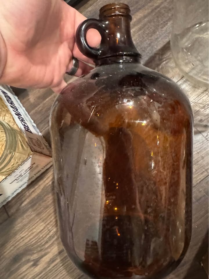 160 oz glass jugs with handle - photo 2