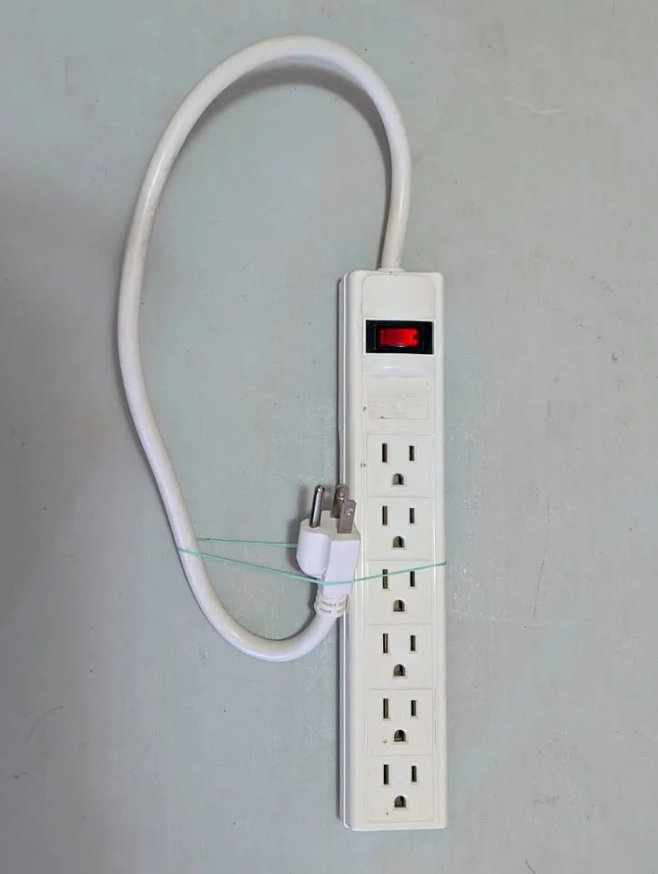 IKEA KOPPLA 6-Outlet Power Bar w/ Switch – White thumbnail