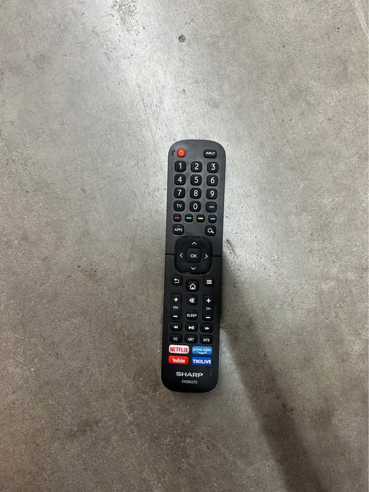 Sharp 50” Roku Smart TV 4K UHD, Netflix/YouTube w/ Remote - photo 4