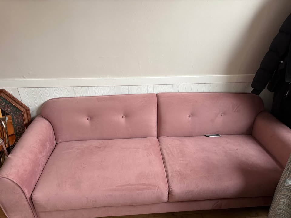 Pink Couch - photo 2