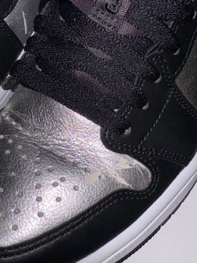Jordan 1 Low SE Women Black Metallic Silver Size 7.5 - photo 2