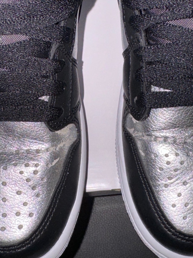 Jordan 1 Low SE Women Black Metallic Silver Size 7.5 - photo 3