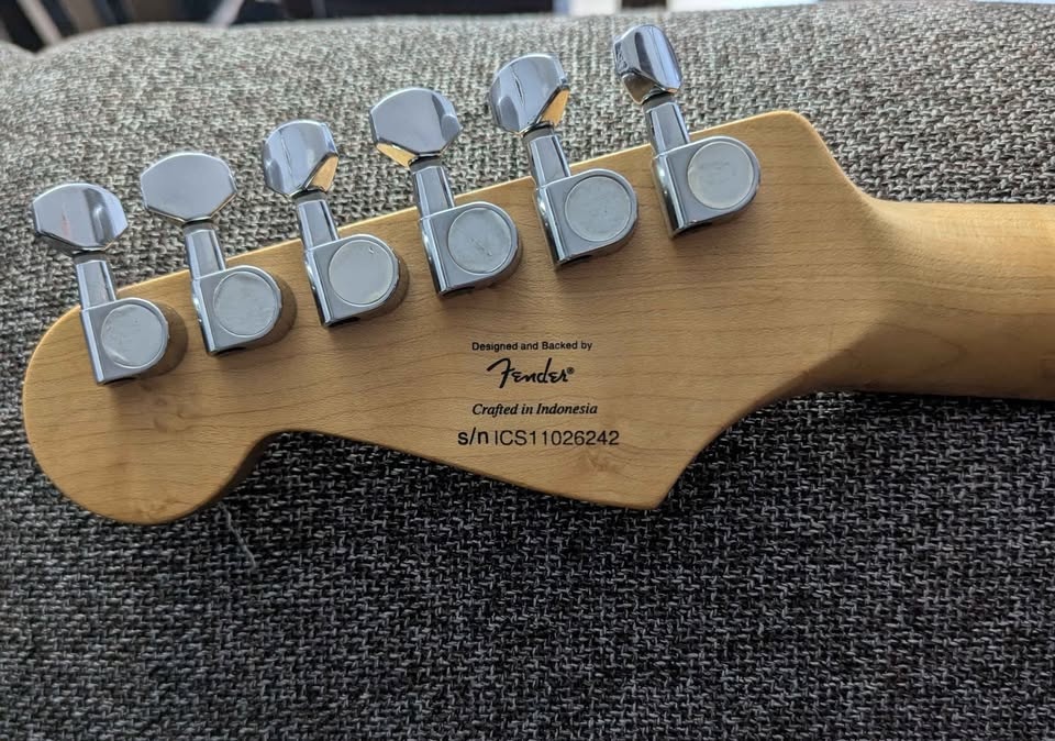 2011 Indonesian Squire Stratocaster - photo 3