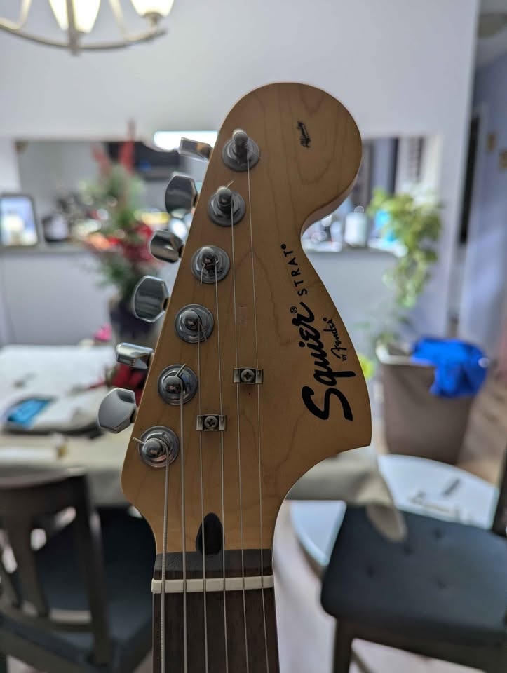 2004 Indonesian Squire Stratocaster - photo 2