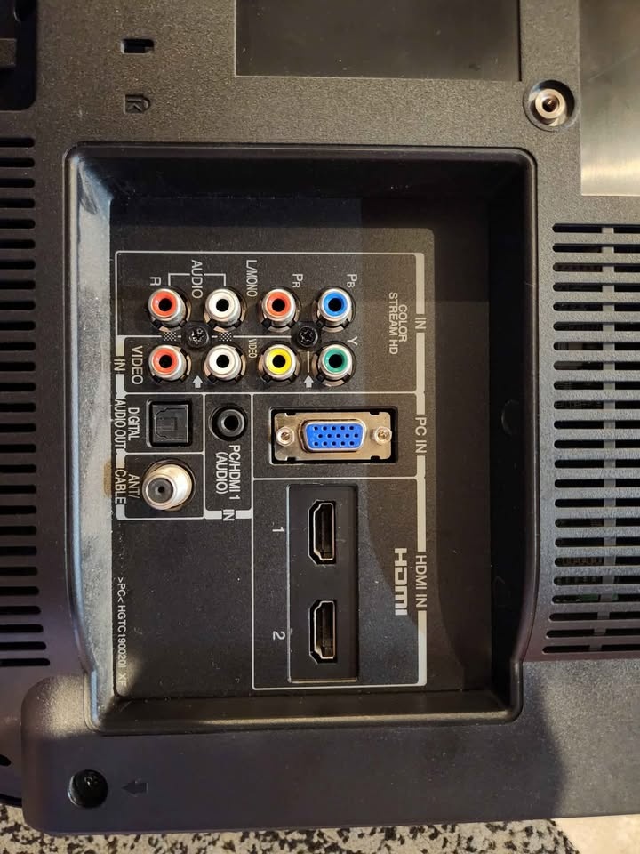 Toshiba 19" Monitor or TV - photo 4
