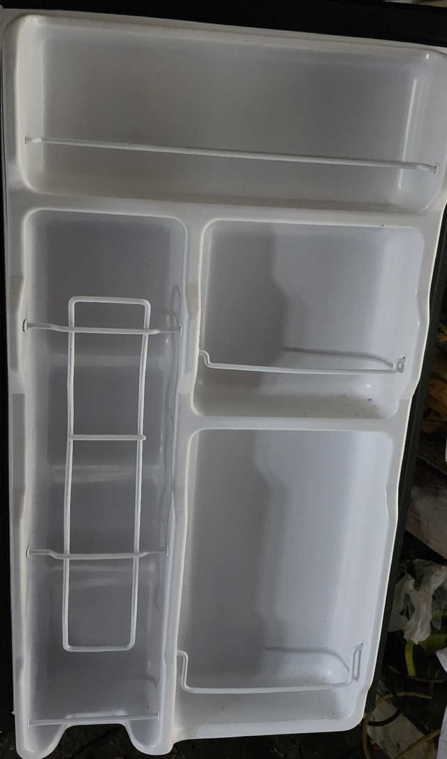 RCA Mini Bar Refrigerator - photo 2