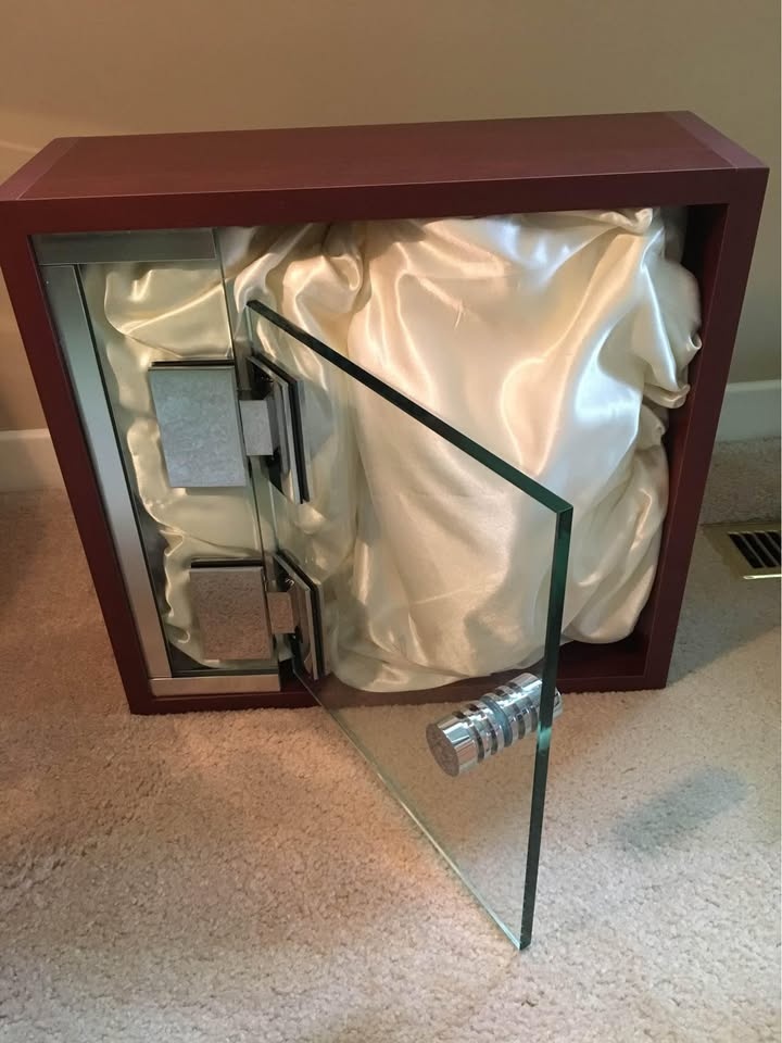 Rosewood/Tempered ❤️ Glass Display Cabinet - photo 2