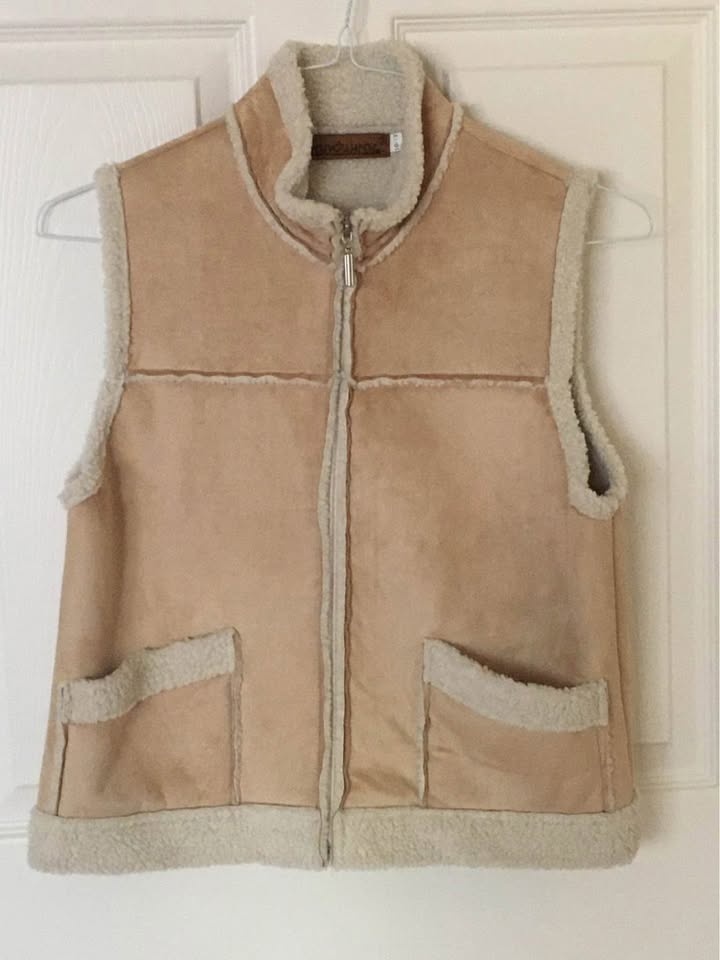 Beige Faux Shearling Sheepskin Small Vest P/U Markham - photo 2