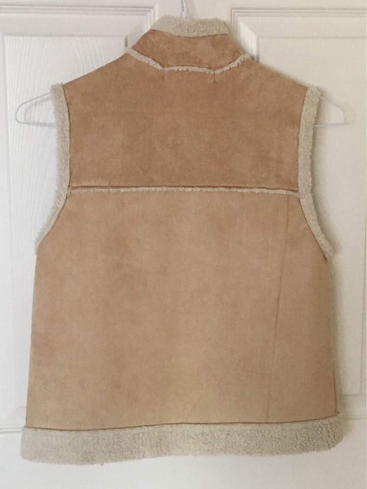 Beige Faux Shearling Sheepskin Small Vest P/U Markham - photo 3