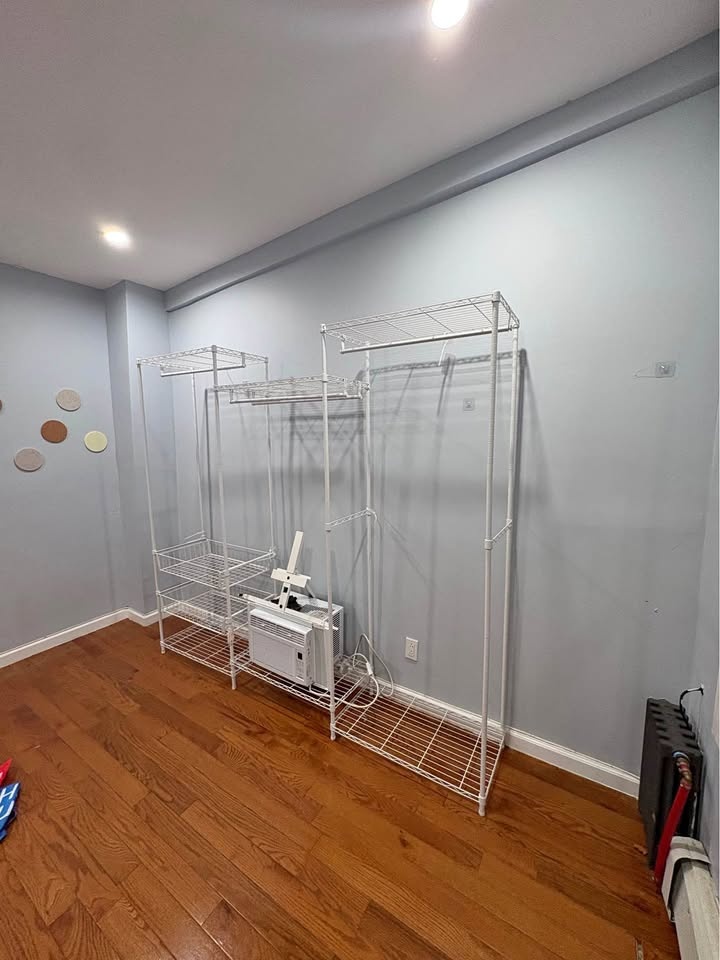 Clothe rack/Closet