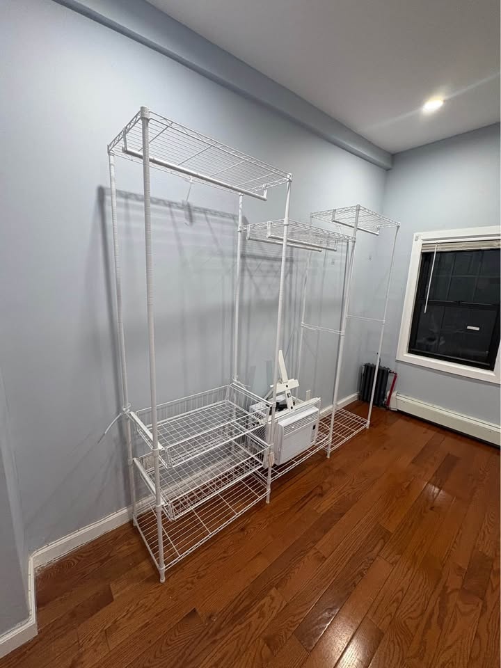 Clothe rack/Closet - photo 2