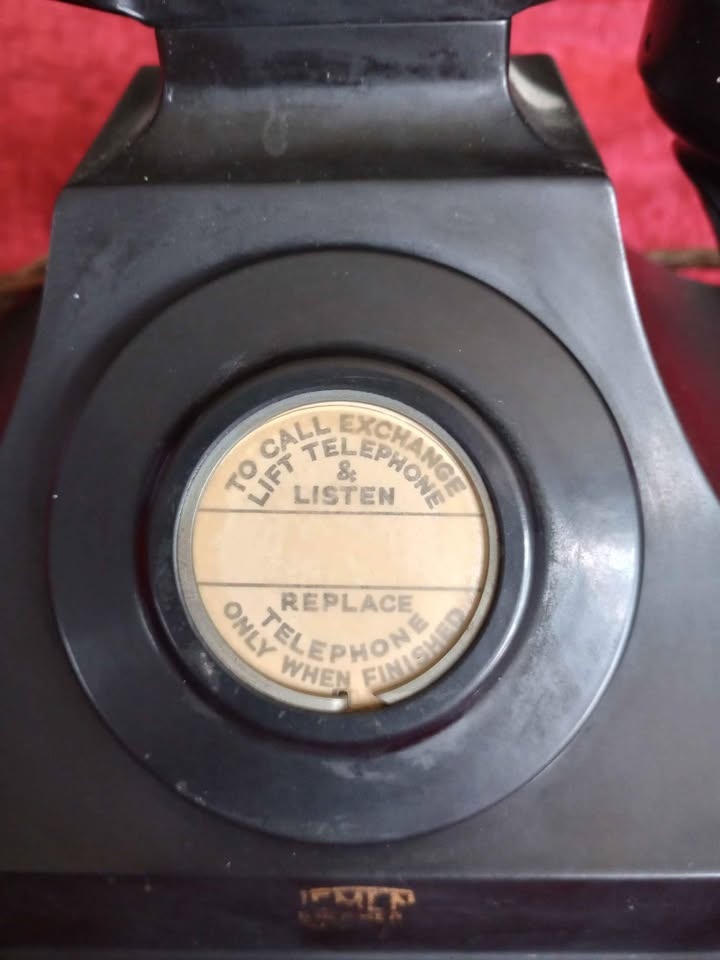 Antique telephone - photo 2
