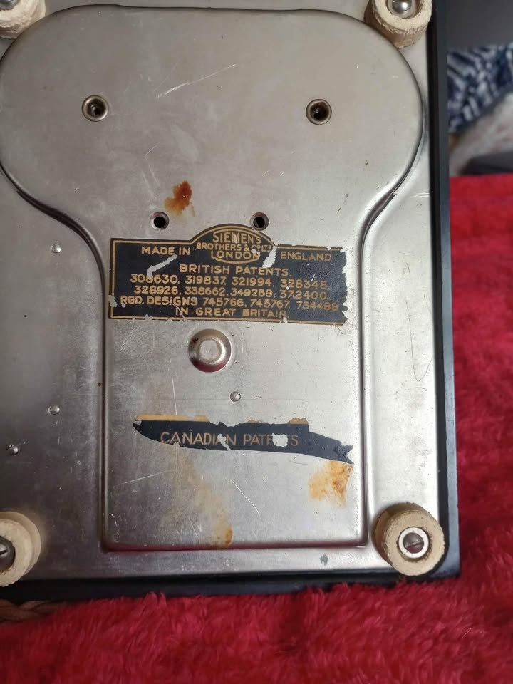 Antique telephone - photo 3