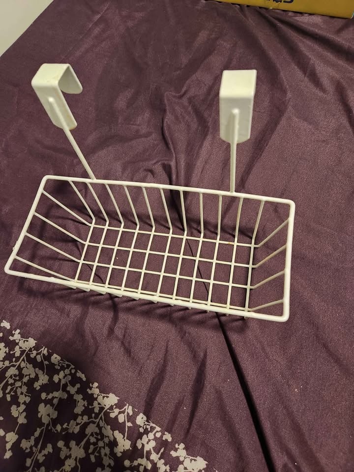 Price negotiable - Cabinet storage hanger - photo 5