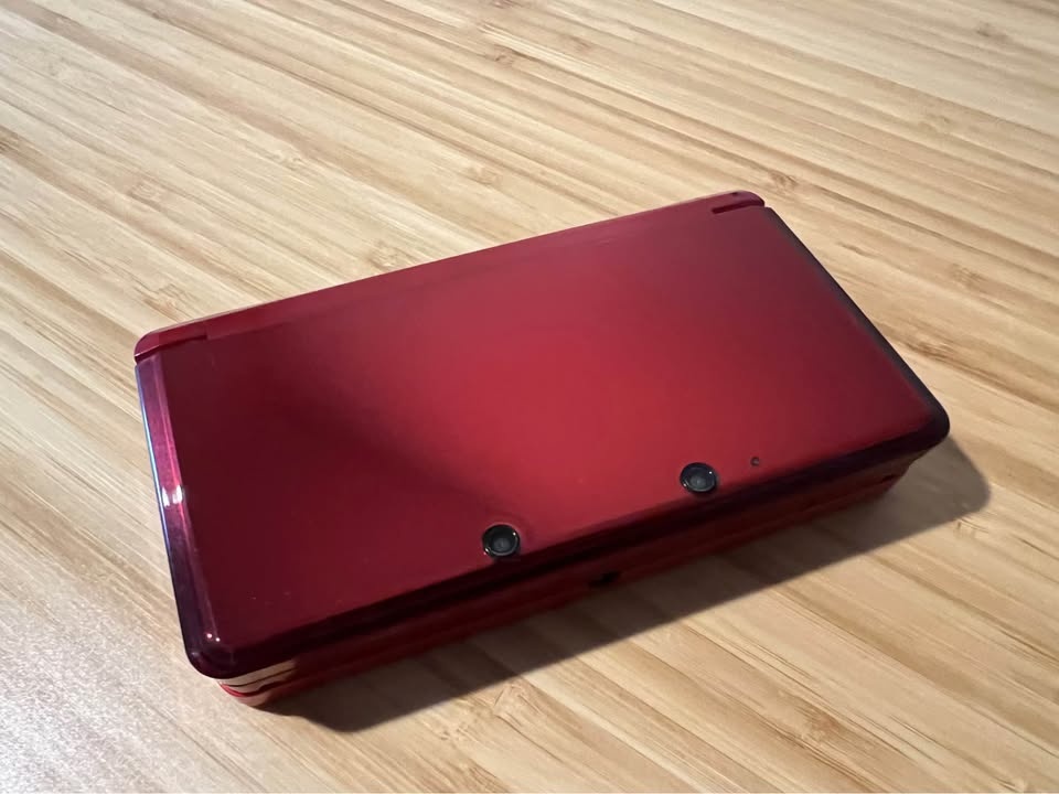 Nintendo 3DS in Flame Red - photo 2