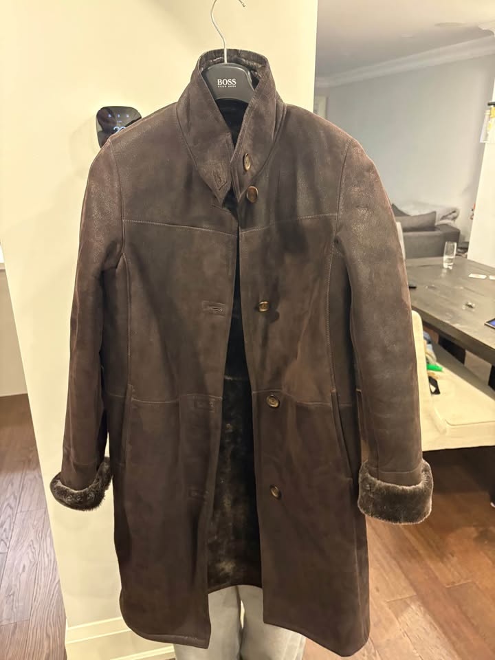 Danier real Sheepskin Shearling women’s jacket small - photo 2