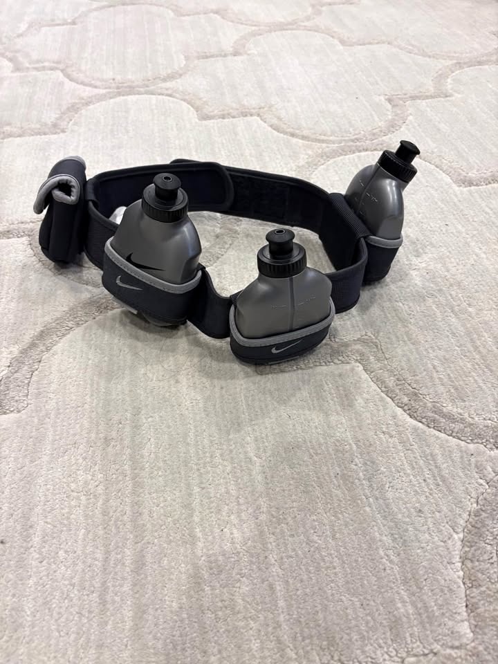 Nike hydration running belt. Brand new