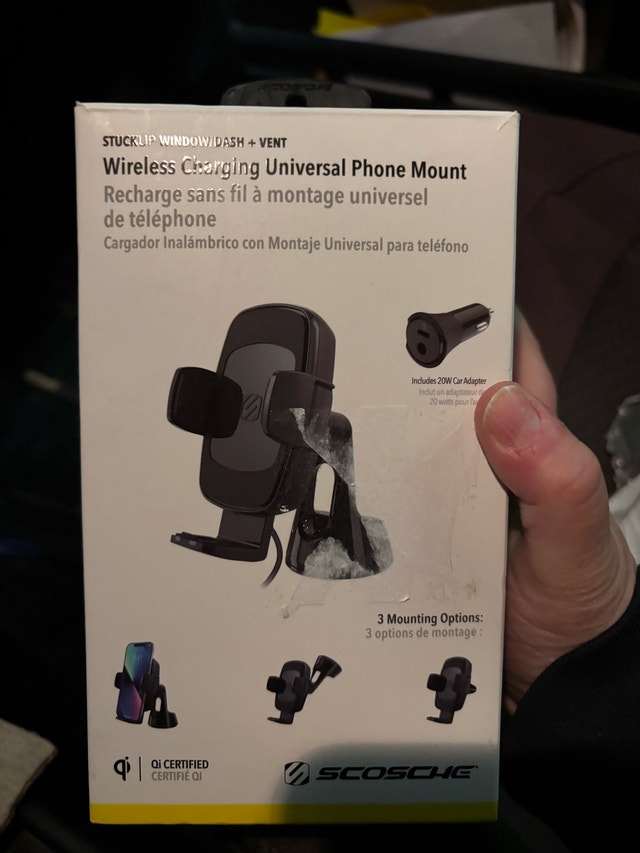 Scosche UQ3 Universal Phone Mount with Wireless charging