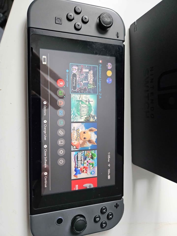 Nintendo Switch - photo 2