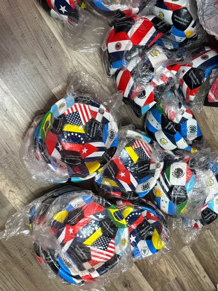 Brand new 20 colourful footballs - photo 3