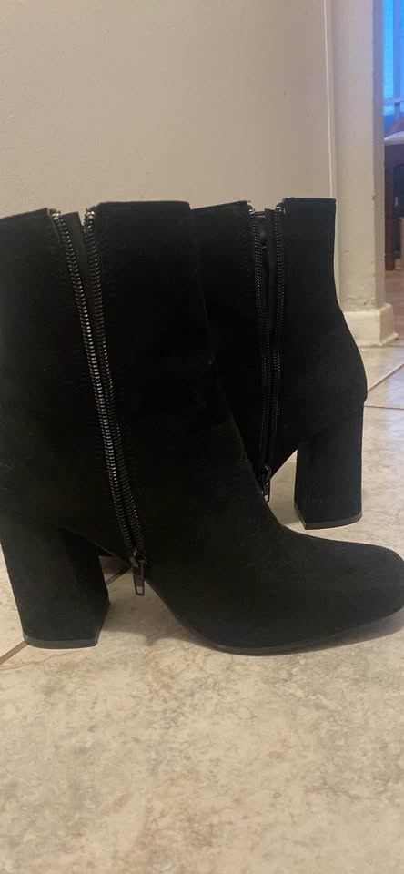 Black boots 👢 size 7 - photo 2