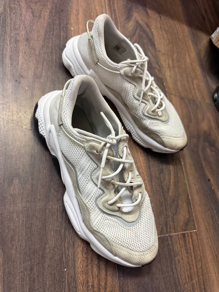 White Adidas Ozweego’s Size US11 - photo 2