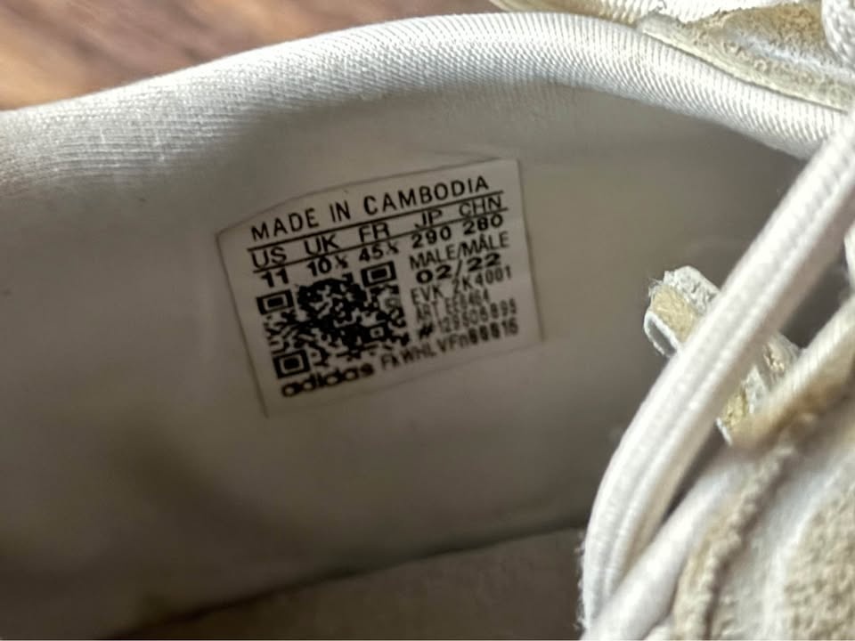 White Adidas Ozweego’s Size US11 - photo 3