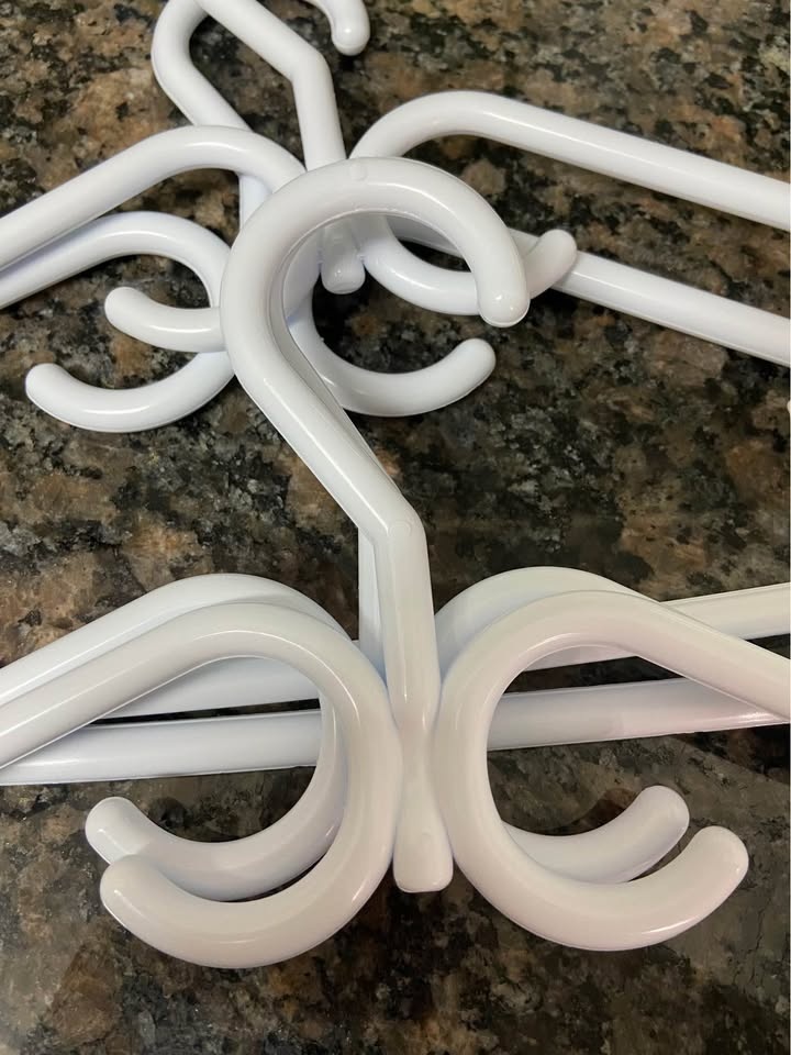 19 White Plastic Hangers – Adult Size - photo 2